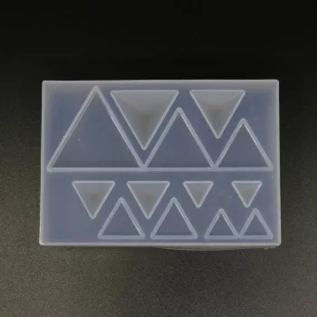   Szilikon öntőforma átlátszó vegyes háromszög 6,4cm x 9 cm x 2,2cm