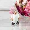 Porcelán manó figura szíves lufikkal 7,5cm x 3,5cm