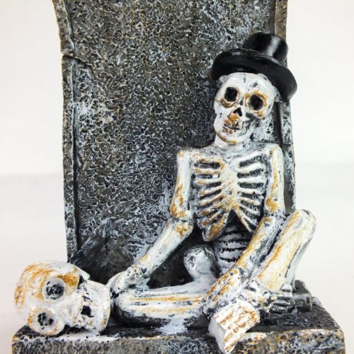 Halloween - Csontván a sírkőnél