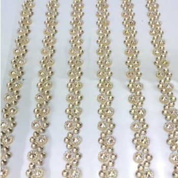 Öntapadós strassz füzér 0,8cm x 26cm 6 db/levél arany