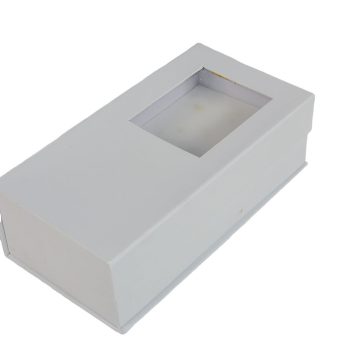 Doboz nyitható ablakos tetővel fehér M8,5x28x14cm