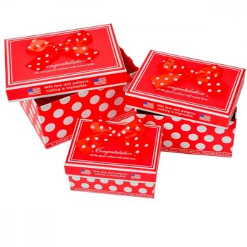   Papír doboz téglatest piros pöttyös masnis 15,5-13,5-11cm 3db-os