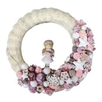 Angyalka pasztell rózsaszín téli koszorún – 30 cm