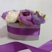 Selyemvirág box - Lila-ekrü szív alakú